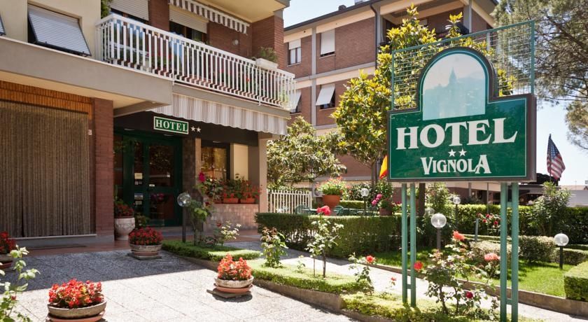 Hotel Vignola Ассизи Экстерьер фото