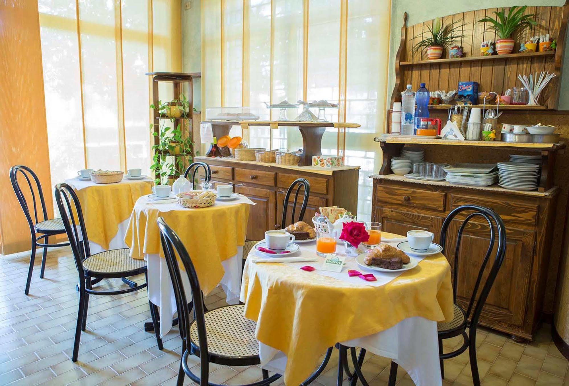 Hotel Vignola Ассизи Экстерьер фото