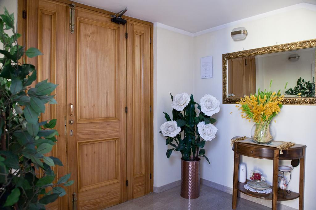 Hotel Vignola Ассизи Экстерьер фото