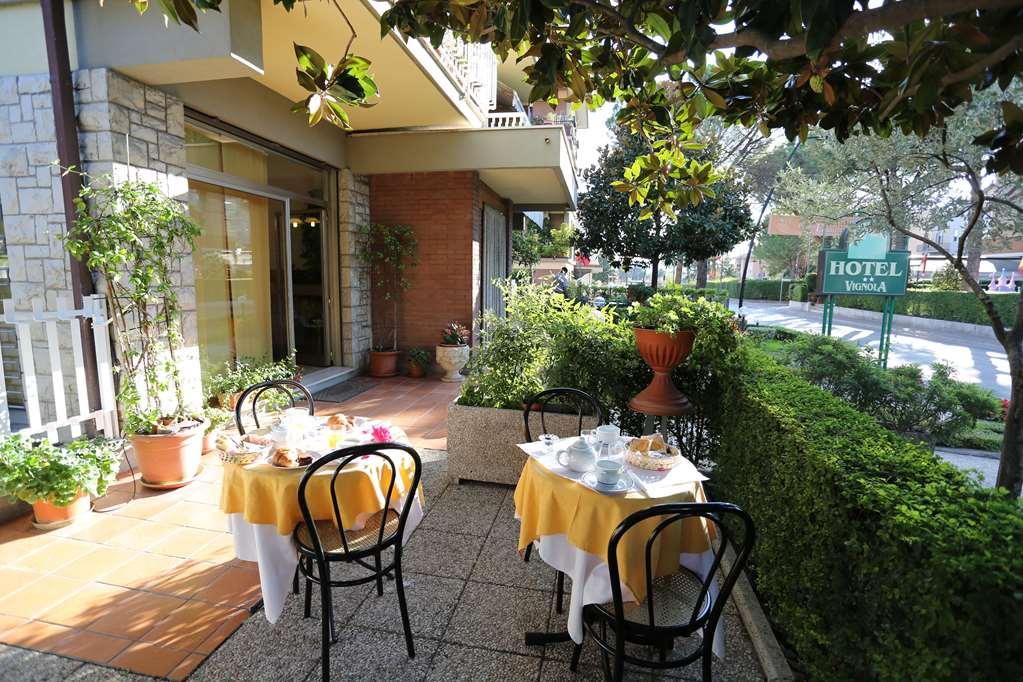 Hotel Vignola Ассизи Ресторан фото